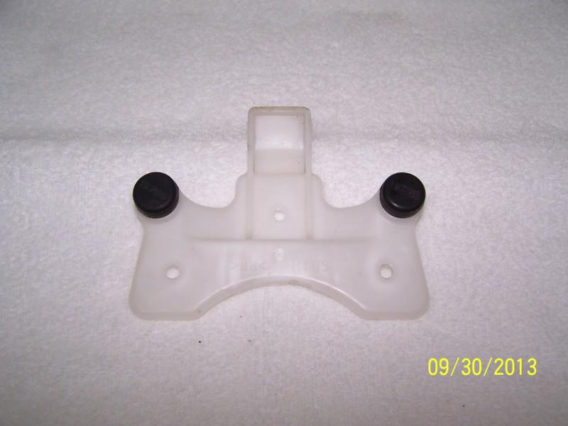 Suzuki gsxr 600 / 750 rear seat / cowl latch plate / bracket oem 2006-2007 06-07