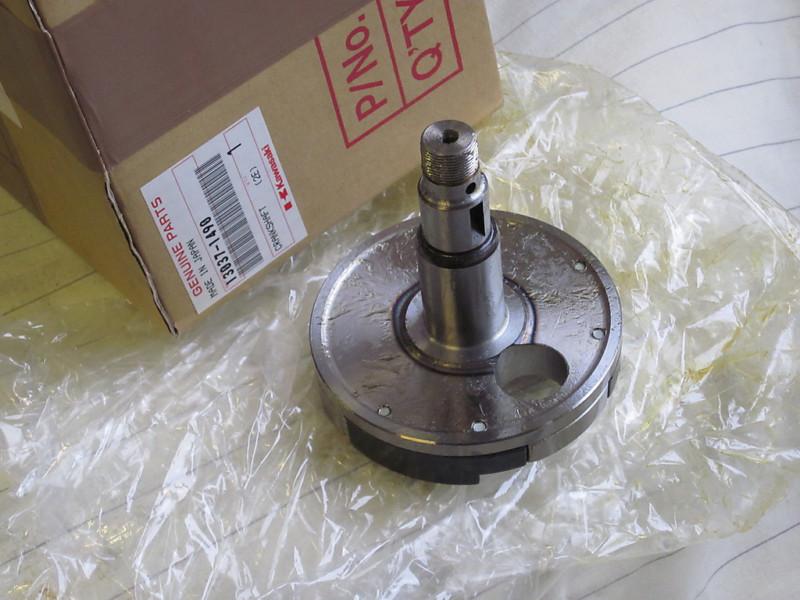 Kawasaki kdx200 h1 h2 h3 h4 h5 kdx220 a4 a5 a6 a7 crankshaft rh 13037-1490 nos