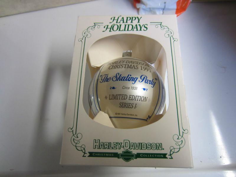 Harley davidson 1991 series 1 skating party xmas bulb 