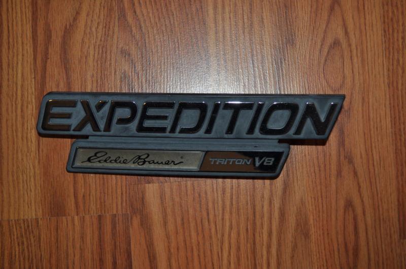 Ford expedition front right fender badge logo