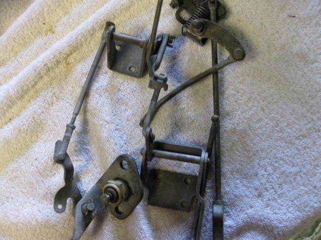 Oldsmobile carb linkage