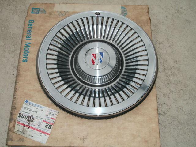 1979 buick lesabre hubcap 15 inch new in box