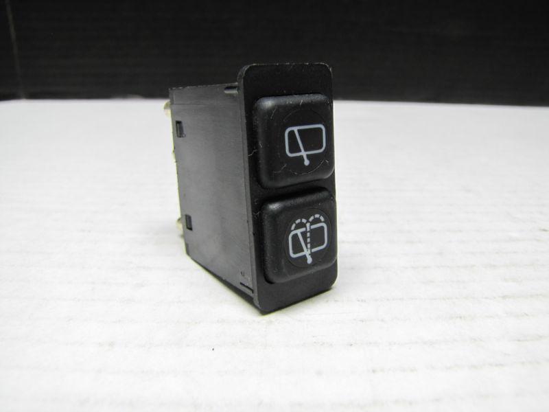 Oem mercedes benz new rear washer wiper switch - 000 820 57 10 - w123 estate 