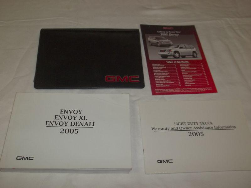 2005 gmc envoy, envoy xl, envoy denali owner's manual 4/pc.set & black gmc case.