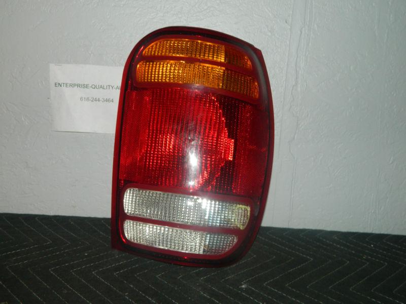 Oem 1998-2001 ford explorer right / passenger side tail light #1l2x-138505