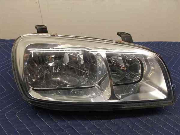 1996-1997 toyota rav-4 headlamp rh oem lkq