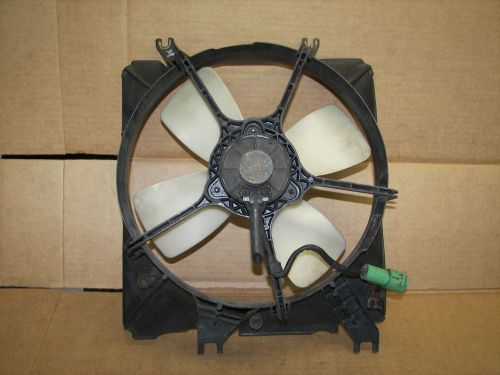 88-91 honda civic passenger right electric radiator fan 4 blade shroud cracked