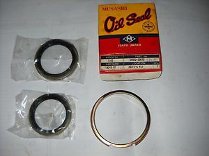 Toyota corolla ae/ee 80, at190 front wheel oil seal kit(japan)(nos)a