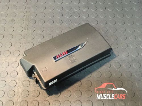 2010-15 chevrolet camaro fuse box cover with red ss spear emblem no reserve!!!