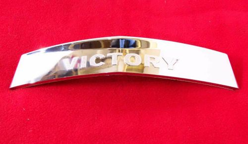 09 victory vision oem rear chrome trunk emblem 5436629