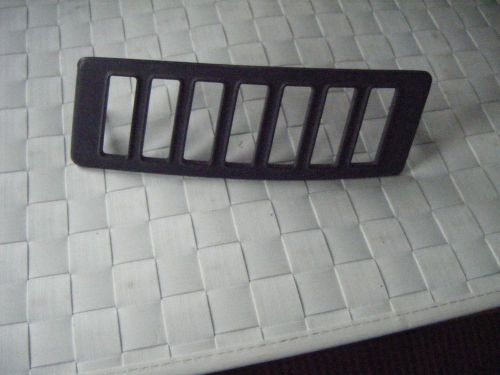 Nos 1970 chevrolet  chevelle right rear quarter  side marker bezel