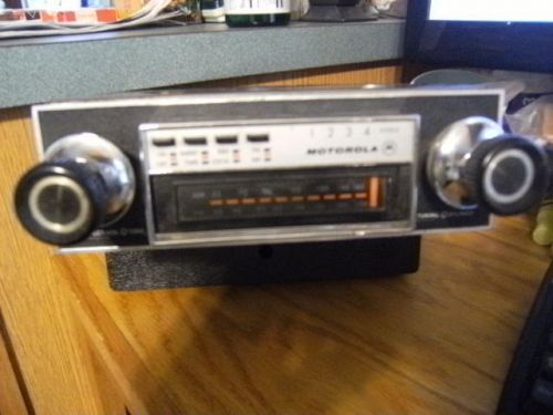 Motorola vintage car a radioserial #4210executive 12 volt 3.2ohm speakers 7e852a