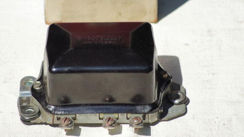 New  chevrolet delco remy voltage regulator 1119003e