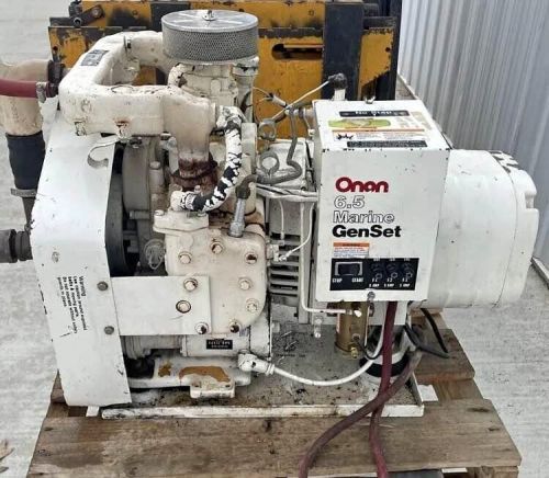 Cummins onan 6.5 mcck,  6.5 kw marine gas generator 60 hz running