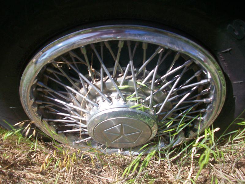 *14 inch factory hubcap - wire style / chrysler / dodge / plymouth fwd 1982-1995