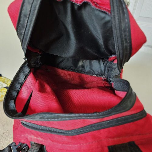 Vintage lge red flight gear bag by sporty’s pilot shop with pockets,strap