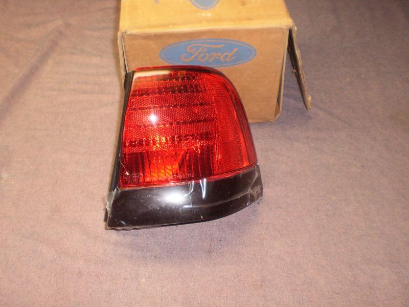 Ford 92,95 thunderbird taillamp rh orig. ford nos