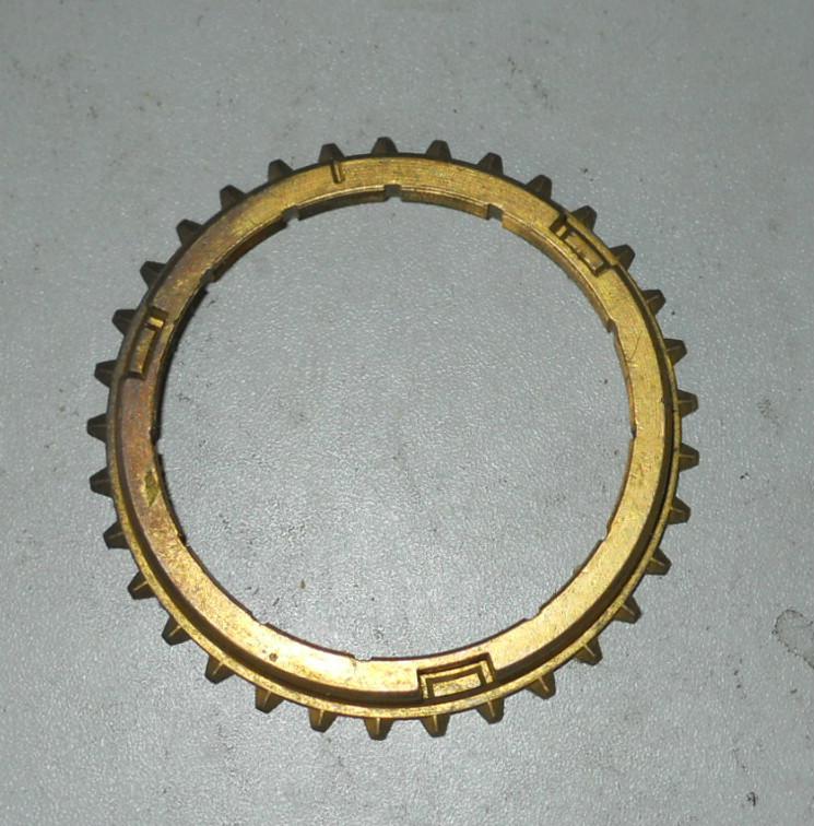 Nos synchro ring tkc1562 (frc8232). lt77 gearbox. 5 speed tr7, tr8 ---->