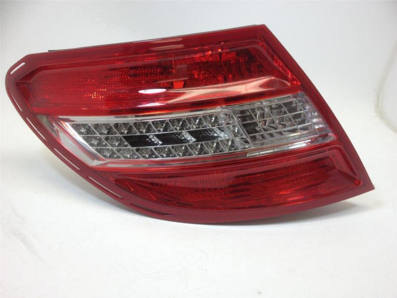 Mercedes c 08 09 10 11 oem led tail light c300 c350 c63 driver left 2048202164