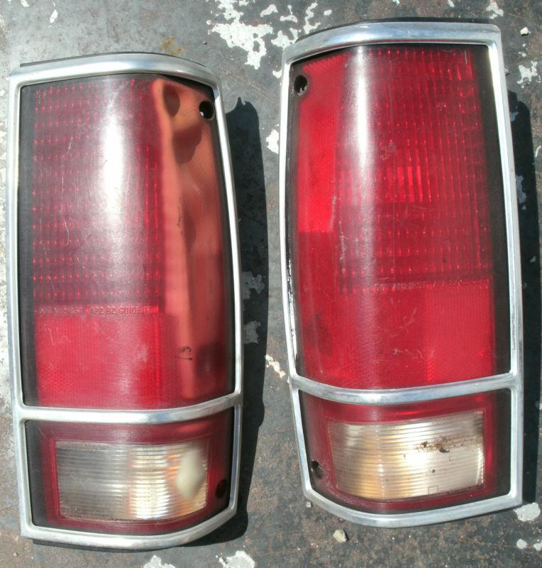 1982 82 83 84 85 86 gmc s10 blazer jimmy tail light housing lenses pair lamp oem