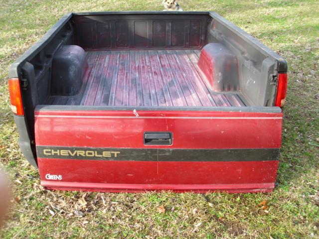 Chevy s 10 bed / 