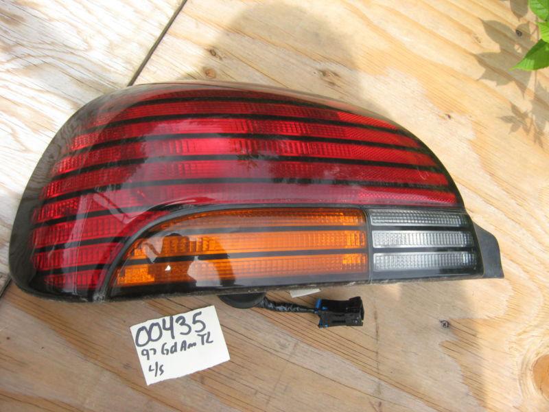 Grand am taillight tail light/lamp 1996 1997 1998 se