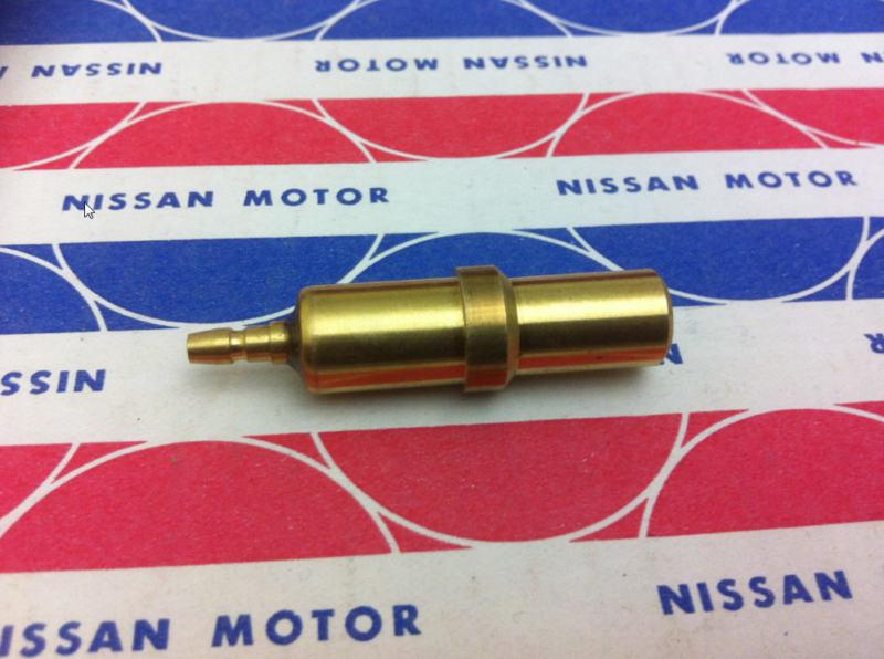 Datsun 240z 260z 280zx 510 610 710 810 water temp sending unit 25080-89900  new 