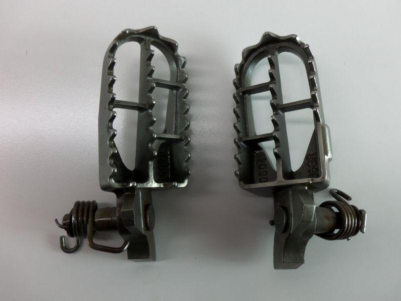 07 suzuki rmz 450  foot pegs        #2ns