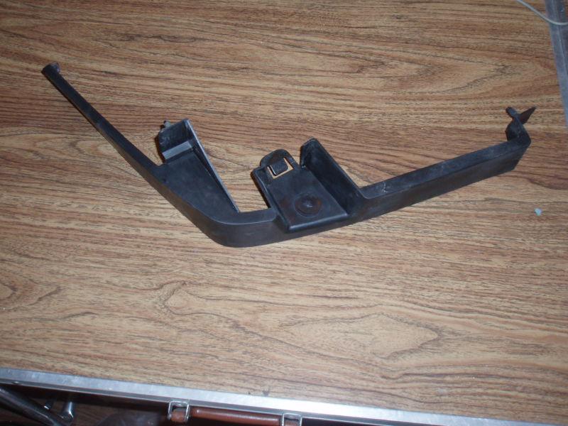 Gm front bumper filler , part # 15188701 , tahoe , suburban , sierra