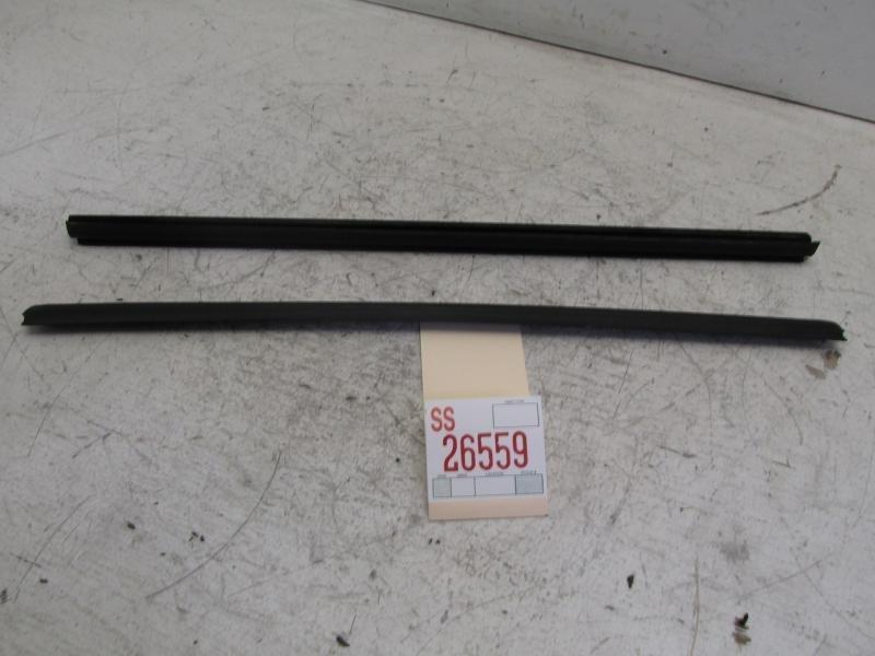 95 96 97 volvo 850 sedan right rear door outer inner weather strip belt molding