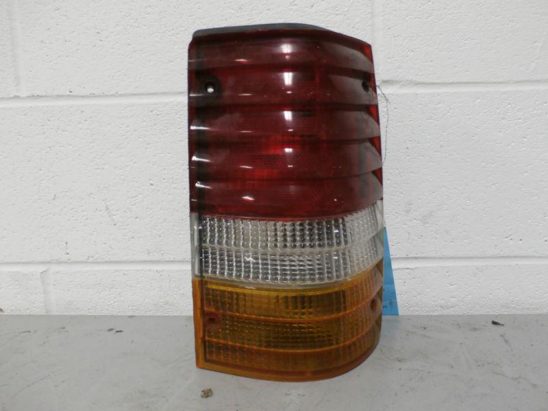 96 ford aerostar passenger side tail light