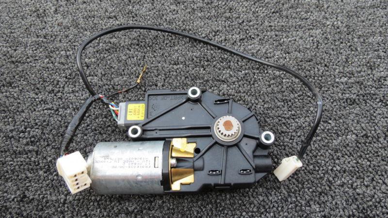 04-11 mazda rx8 sunroof motor                                          003