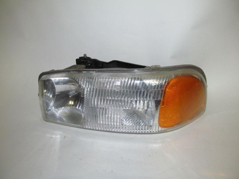 99 00 01 02 03 04 05 gmc sierra left headlight nice!