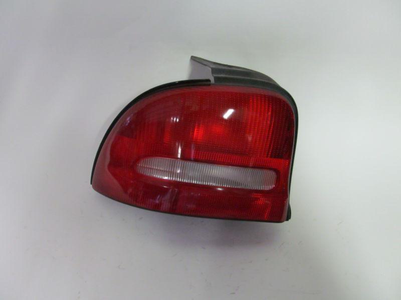 95 96 97 98 99 dodge neon oem left tail light nice!