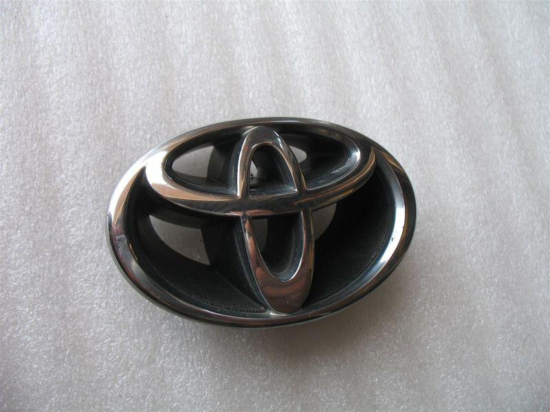 1998 toyota corolla front grille chrome emblem logo decal badge oem 98 99 00