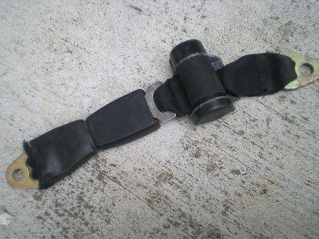 Porsche 911 seat belt with buckle