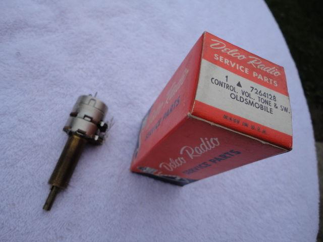 1954 olds delco radio nos 7264128 volume, tone, control sw. oldsmobile