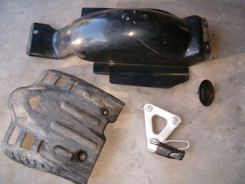 Klr650 klr 650 parts lot - horn, lh passenger peg, inner fender & skid plate 