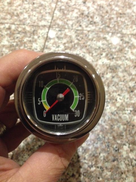 1960's 70's vacuum gauge 2 1/4 913 (factory nos)