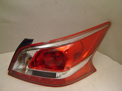 Nissan altima right tail light 13 oem