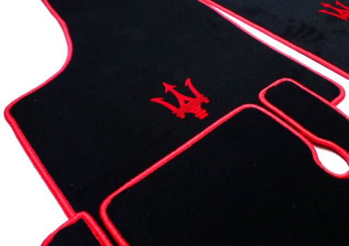 Maserati merak black/red velours floor mats