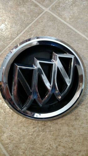 Buick rendezvous front grille emblem used fits 2006