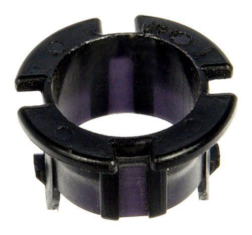 Fuel line retaining clip-