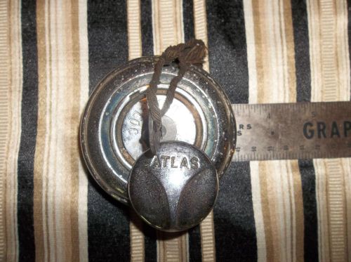 Vintage dual-loc automobile gas cap