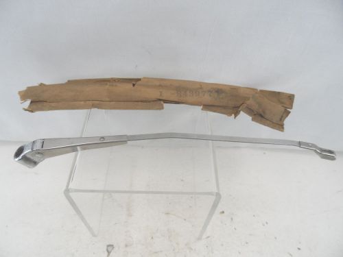 Nos wiper arm left 1940 dodge 40 plymouth d14 d16 d17 p9 p10 vacuum 843977 new