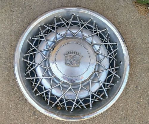 Oem 1975-1982 cadillac deville 15&#034; wire wheel hub cap