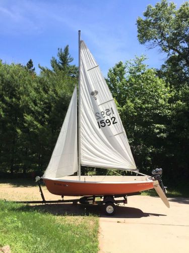 Sailboat: chrystler pirateer model 373