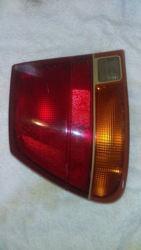 1997 97 1998 98 1999 99 oem  saturn sl sl1 sl2 tail light used taillight left