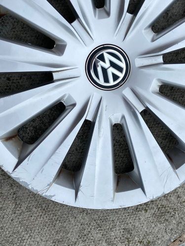 Volkswagen golf 15&#034; wheel trim x 1 hub cap genuine caddy golf mk7 vw 5g0601147