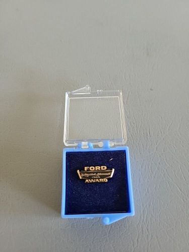 Vintage 1960 ford distinguished achievement award-tie pin-original case-rare